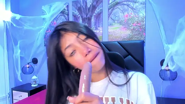 KimberlyVillaLobos online show from November 11, 11:43 am