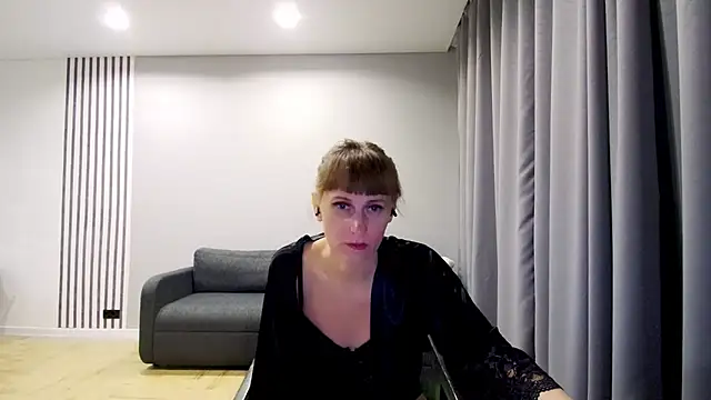 Snapshot of Daniella_Lorente chatting on December 17, 4:34 am Daniella Lorente online show from December 17, 4:34 am