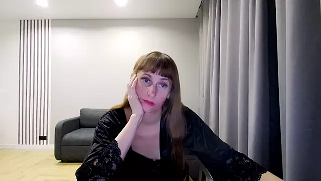 Snapshot of Daniella_Lorente chatting on January 10, 5:05 am Daniella Lorente online show from January 10, 5:05 am