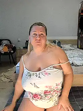 Anna Curvy online show from July 27, 3:35 am