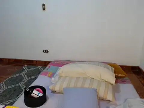 JulieeHabubu online show from February 9, 1:00 am