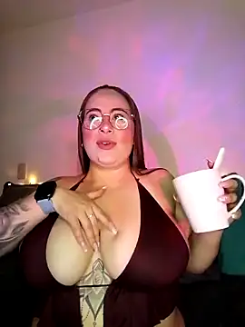 soofy   online show from June 13, 4:32 am