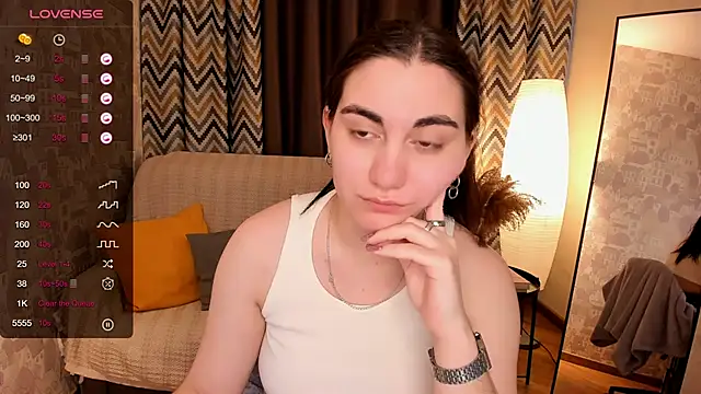 hannacheekss  online show from February 14, 7:59 am