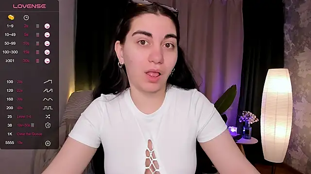 hannacheekss  online show from February 19, 2:01 am