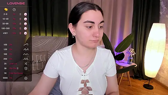 hannacheekss  online show from March 5, 7:16 am