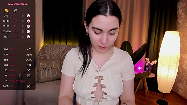 hannacheekss  online show from March 10, 11:21 am