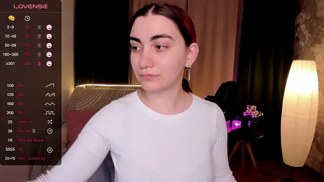 hannacheekss  online show from September 18, 2:02 am