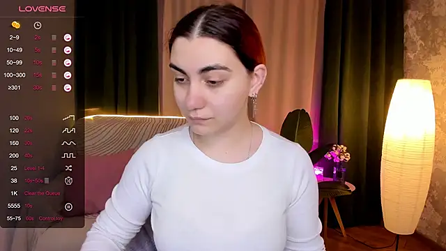 hannacheekss  online show from September 24, 2:15 am