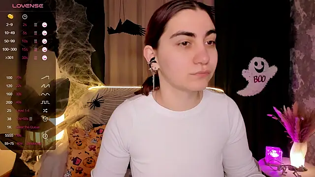 hannacheekss  online show from October 22, 2:12 am