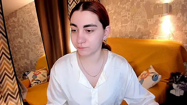hannacheekss  online show from June 5, 2:07 am