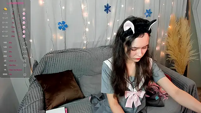 Emily Strikeee online show from December 17, 10:23 am