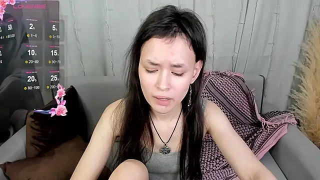 Emily Strikeee online show from January 17, 12:31 pm