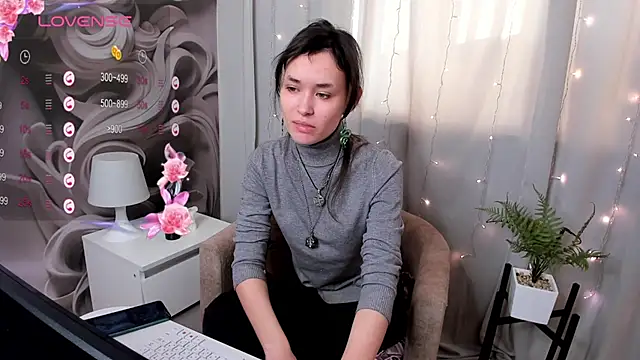 Emily Strikeee online show from February 5, 9:46 am