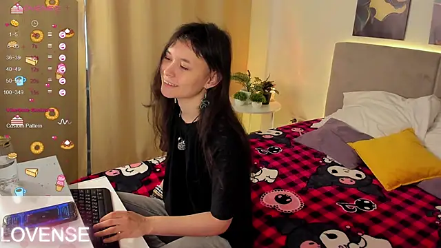 Emily Strikeee online show from February 8, 9:56 am