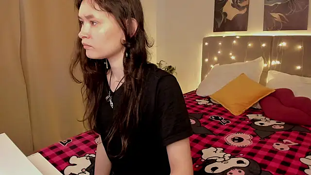Emily Strikeee online show from May 7, 1:44 am