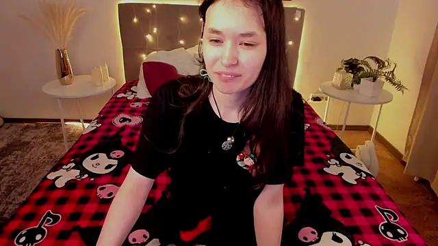 Emily Strikeee online show from May 18, 1:45 am