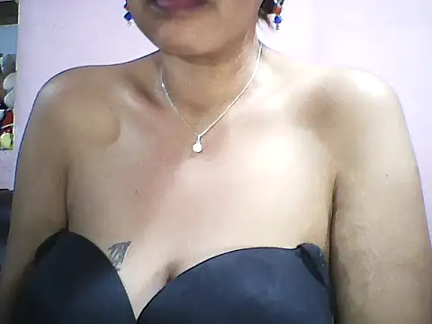 layanah12 online show from September 16, 6:09 pm