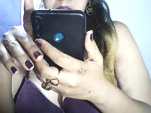 layanah12 online show from October 12, 7:13 pm