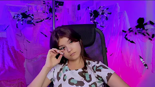 Snapshot of EvaThopson chatting on October 29, 12:07 pm EvaThopson online show from October 29, 12:07 pm