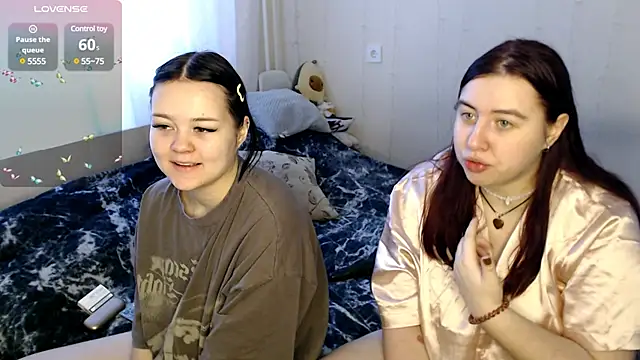 Snapshot of BettyandRich_ chatting on January 11, 8:43 am BettyandRich online show from January 11, 8:43 am