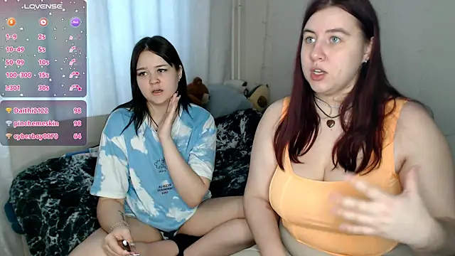 Snapshot of BettyandRich_ chatting on January 30, 10:40 am BettyandRich online show from January 30, 10:40 am