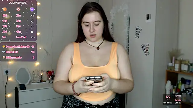 Snapshot of BettyandRich_ chatting on February 7, 11:01 am BettyandRich online show from February 7, 11:01 am