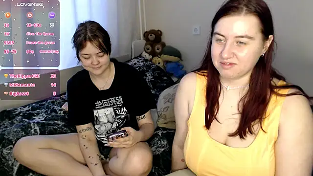 Snapshot of BettyandRich_ chatting on March 22, 11:11 am BettyandRich online show from March 22, 11:11 am