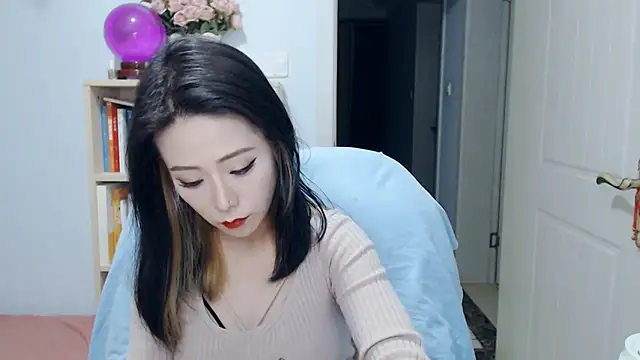 Snapshot of SuSushi728 chatting on May 3, 3:07 pm SuSushi728 online show from May 3, 3:07 pm