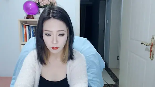 Snapshot of SuSushi728 chatting on May 8, 3:06 pm SuSushi728 online show from May 8, 3:06 pm