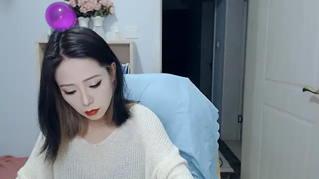 Snapshot of SuSushi728 chatting on May 23, 2:43 pm SuSushi728 online show from May 23, 2:43 pm