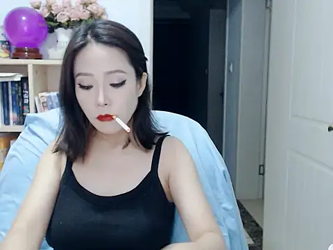 Snapshot of SuSushi728 chatting on July 18, 4:00 pm SuSushi728 online show from July 18, 4:00 pm