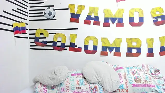 Emawalker  online show from July 8, 8:24 pm