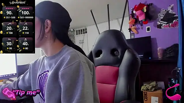 Snapshot of Tefannyy_ chatting on January 8, 10:58 pm Tefannyy online show from January 8, 10:58 pm