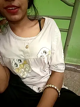 Snapshot of EACH_555 chatting on December 1, 6:40 am EACH 555 online show from December 1, 6:40 am