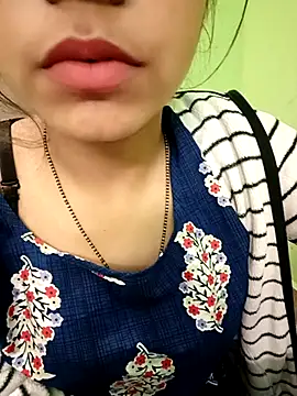 Snapshot of EACH_555 chatting on December 13, 7:53 pm EACH 555 online show from December 13, 7:53 pm