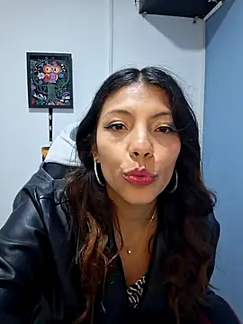 Snapshot of Selenakyle92_ chatting on December 3, 10:51 pm Selenakyle92 online show from December 3, 10:51 pm