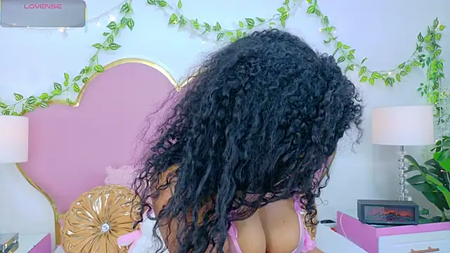 Snapshot of NahiaraReina chatting on November 19, 2:06 pm NahiaraReina online show from November 19, 2:06 pm