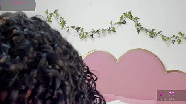 NahiaraReina online show from December 21, 2:46 pm