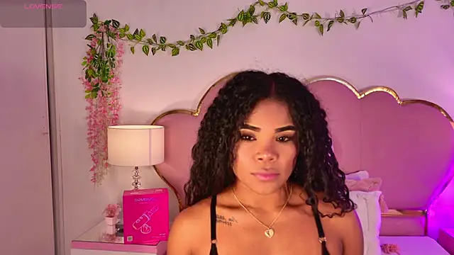 NahiaraReina online show from May 26, 1:29 pm