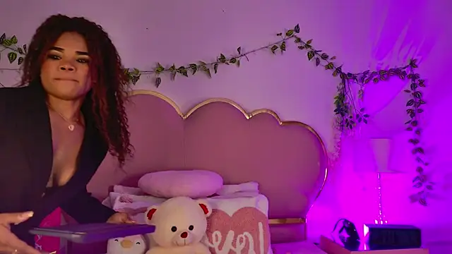NahiaraReina online show from July 8, 1:59 pm