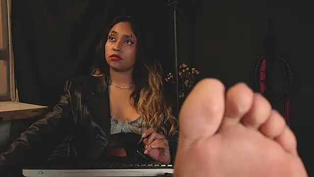 Snapshot of saba_the_courtesan chatting on February 20, 6:26 am saba the courtesan online show from February 20, 6:26 am