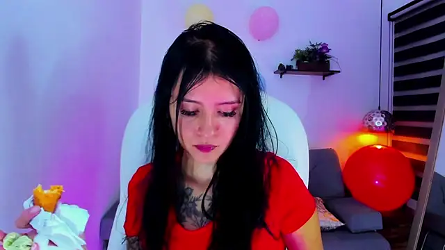 yenny garcia online show from October 31, 1:34 pm