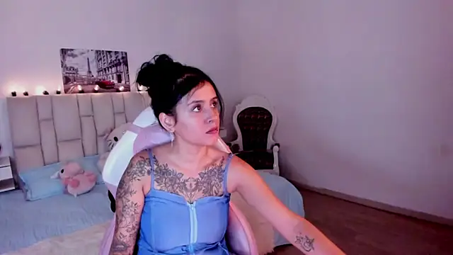 yenny garcia online show from July 25, 6:49 pm
