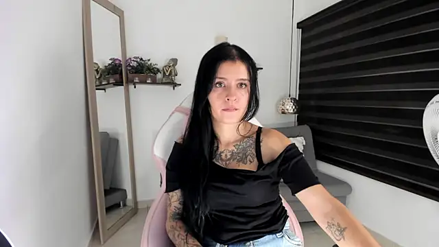 yenny garcia online show from July 27, 6:15 pm