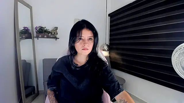 yenny garcia online show from August 1, 6:51 pm