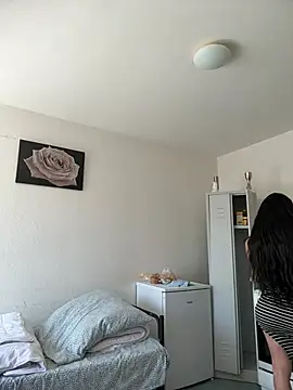 charris stefannia online show from April 28, 10:09 am