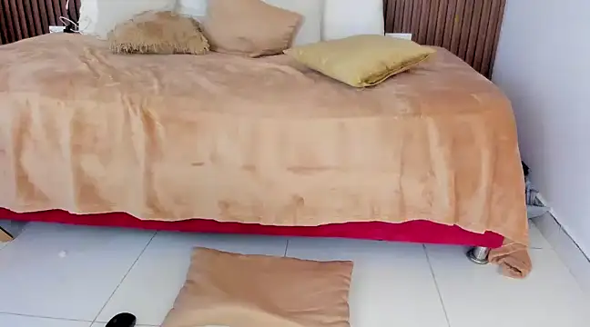 Snapshot of Ifis_tiresia1 chatting on January 14, 6:45 am Ifis tiresia1 online show from January 14, 6:45 am