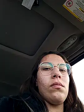 vikkilushh online show from January 8, 2:56 pm