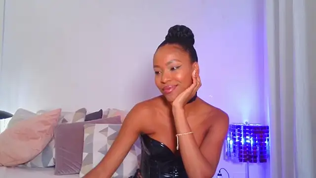 JuliaMartini online show from March 3, 12:11 pm