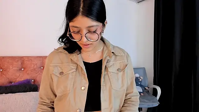 Snapshot of lana_dol chatting on January 27, 9:33 pm lana dol online show from January 27, 9:33 pm